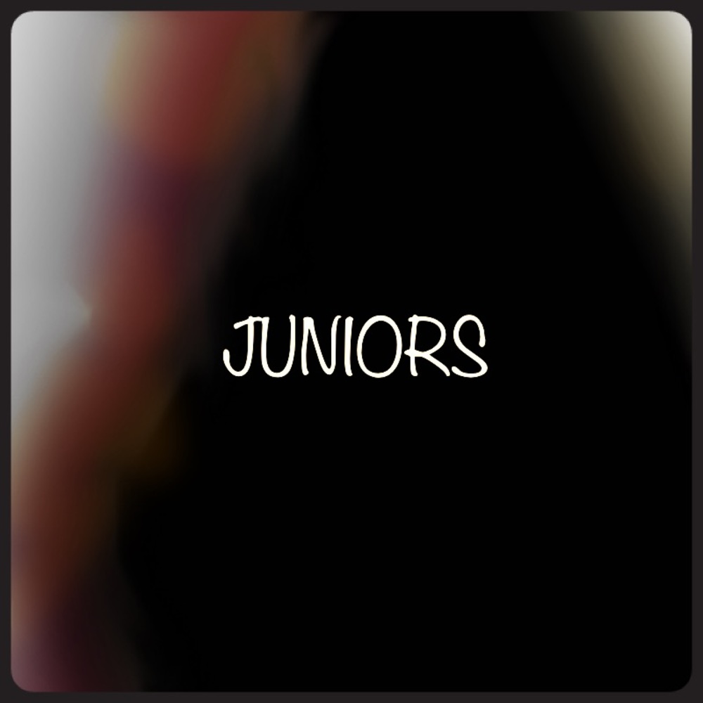 JUNIORS CLOTHES AHEAD